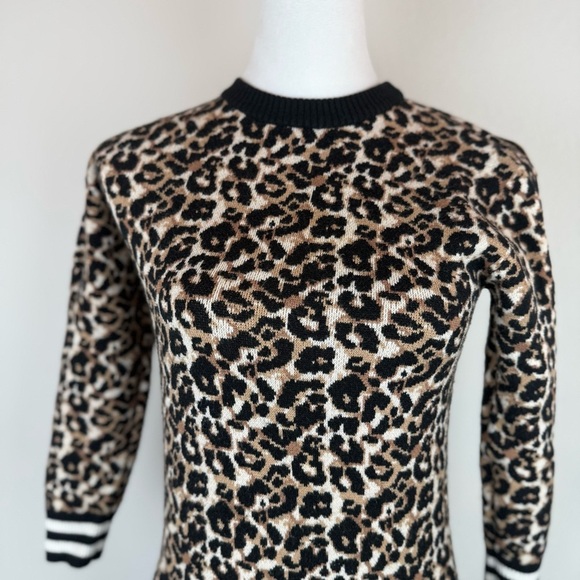 GUESS Leopard Print Sweater Dress Long Sleeve Logo Hem Size 8 - Picture 3 of 13